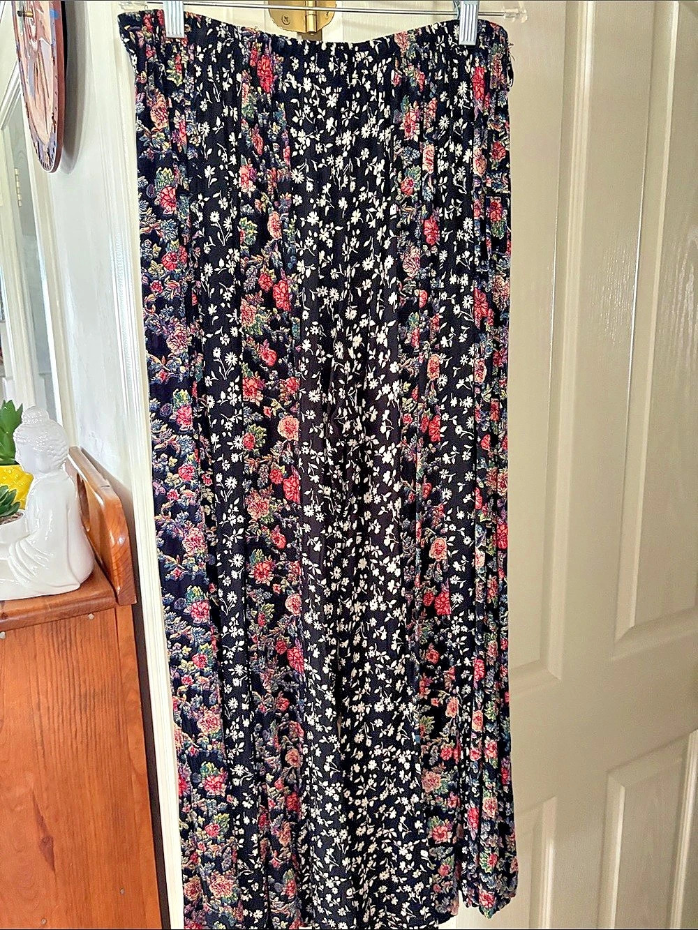 Angie Floral Maxi pants Black & Red Size Large Like New